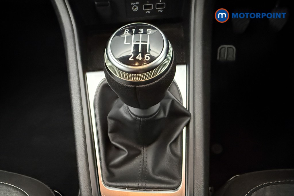 Renault Captur Iconic Edition Manual Petrol SUV - Stock Number (1598241) - 7th supplementary image