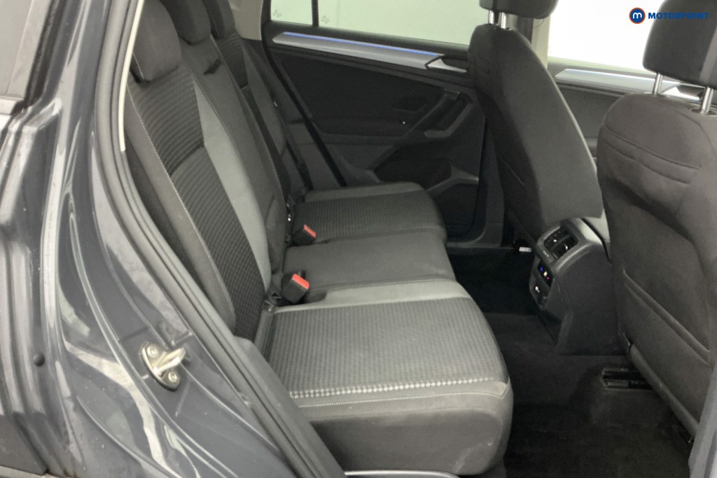 Volkswagen Tiguan Active Manual Petrol SUV - Stock Number (1601589) - 4th supplementary image