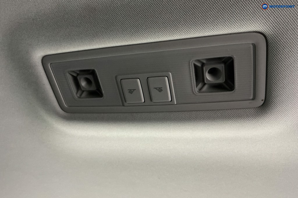 Volkswagen Tiguan Active Manual Petrol SUV - Stock Number (1601589) - 14th supplementary image