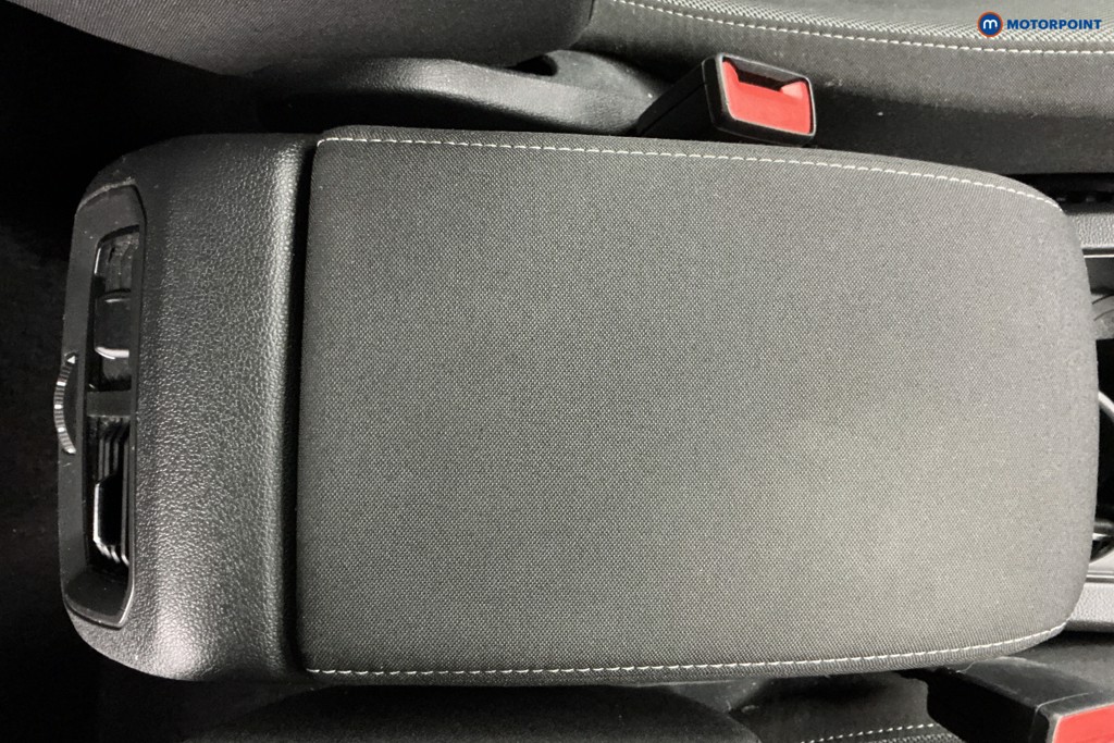 Volkswagen Tiguan Active Manual Petrol SUV - Stock Number (1601589) - 16th supplementary image