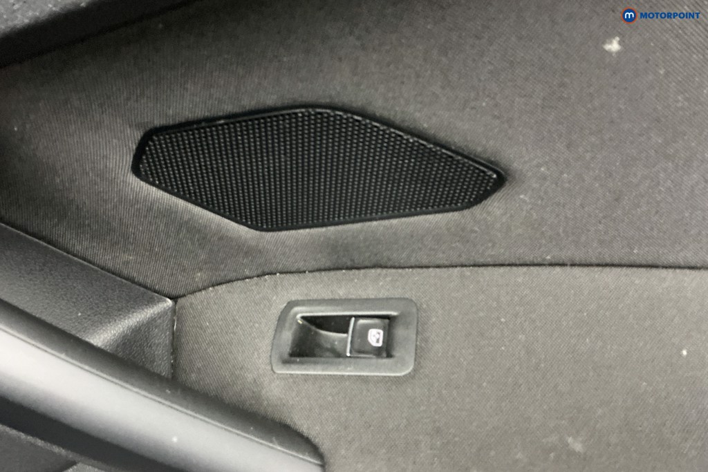 Volkswagen Tiguan Active Manual Petrol SUV - Stock Number (1601589) - 29th supplementary image