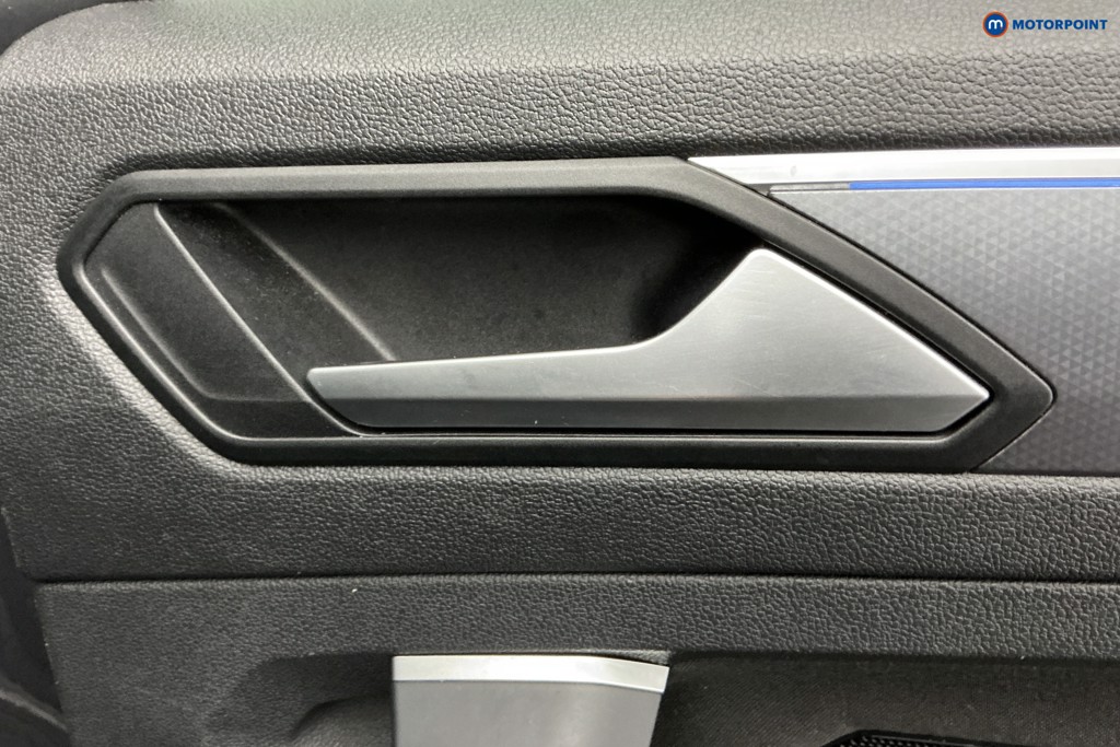 Volkswagen Tiguan Active Manual Petrol SUV - Stock Number (1601589) - 30th supplementary image