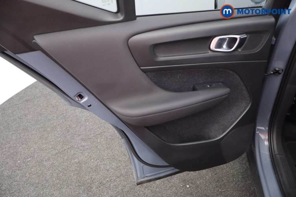 Volvo Xc40 R Design Pro Automatic Petrol SUV - Stock Number (1602033) - 19th supplementary image