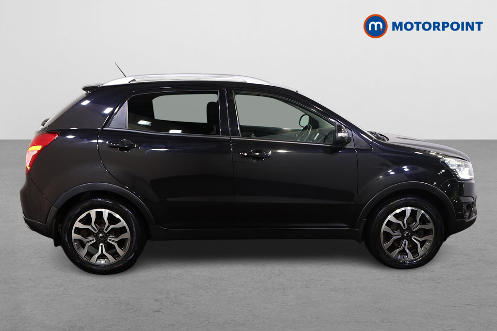 Ssangyong Korando ELX Manual Diesel SUV - Stock Number (1602922) - Drivers side