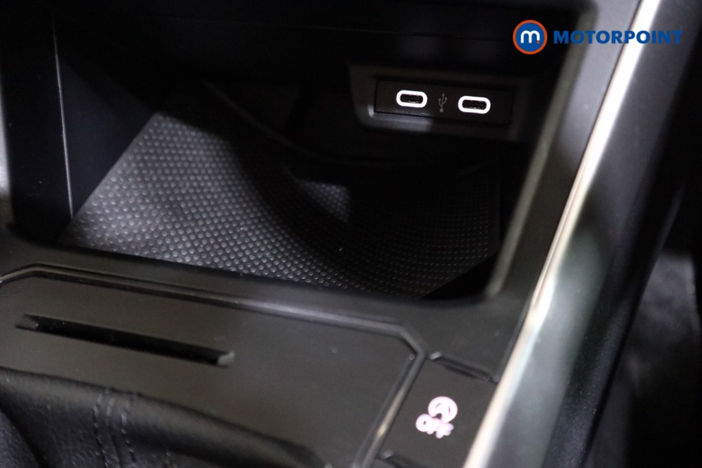 Volkswagen Polo Life Manual Petrol Hatchback - Stock Number (1602964) - 8th supplementary image