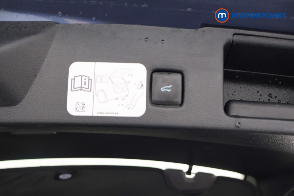 Ford Kuga St-Line Edition Manual Petrol SUV - Stock Number (1603716) - 23rd supplementary image