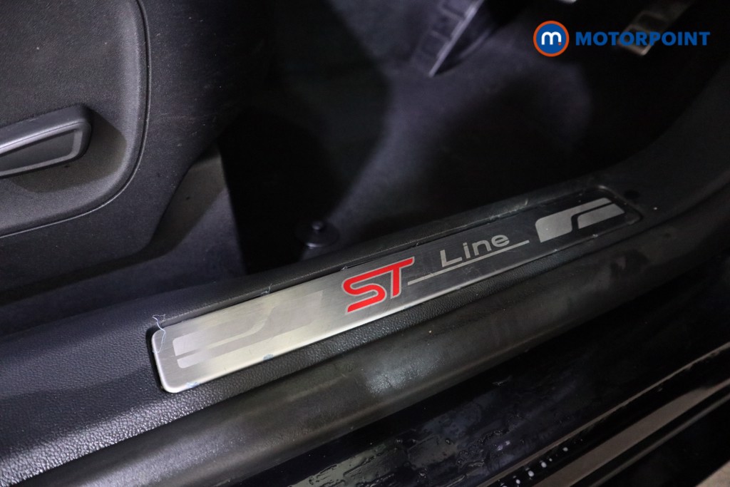 Ford Kuga St-Line Edition Manual Diesel SUV - Stock Number (1604302) - 15th supplementary image