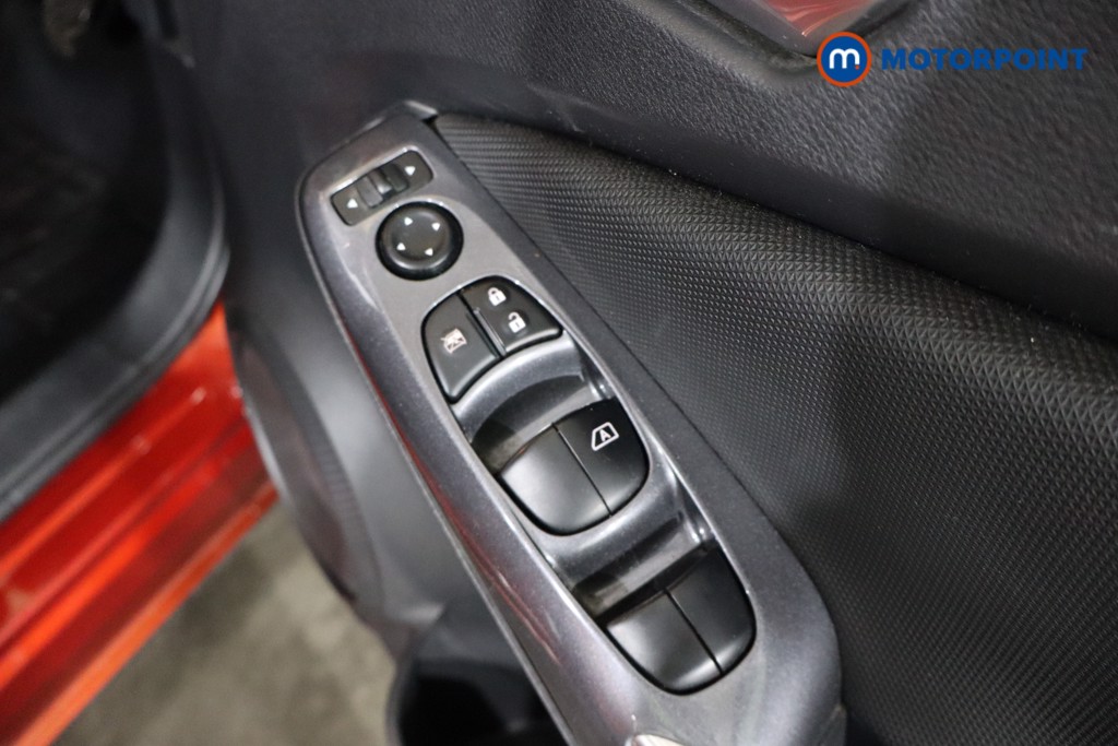 Nissan Juke Acenta Manual Petrol SUV - Stock Number (1604423) - 17th supplementary image