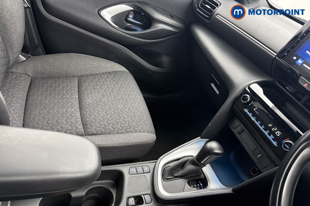 Toyota Yaris Cross Design Automatic Petrol-Electric Hybrid Estate - Stock Number (1604776) - 16th supplementary image