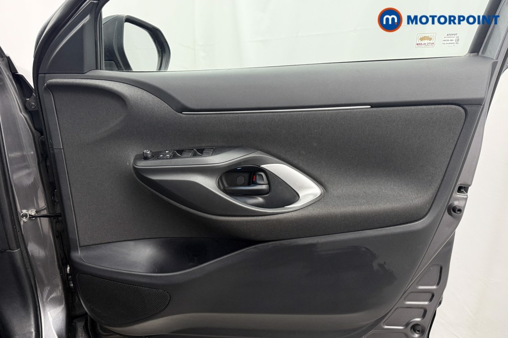 Toyota Yaris Cross Design Automatic Petrol-Electric Hybrid Estate - Stock Number (1604776) - 19th supplementary image