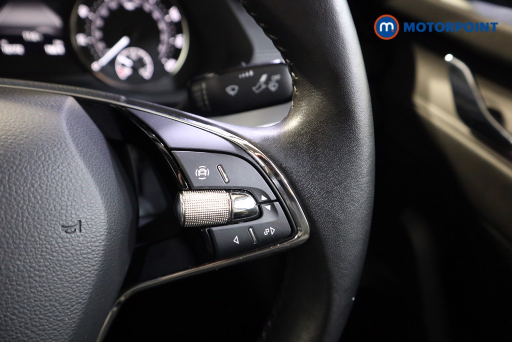 Skoda Octavia SE Manual Petrol Hatchback - Stock Number (1604933) - 4th supplementary image