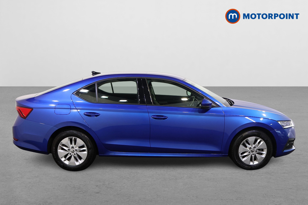 Skoda Octavia SE Manual Petrol Hatchback - Stock Number (1604933) - Drivers side