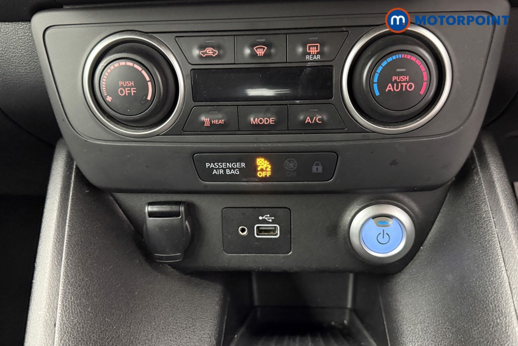 Nissan Leaf Acenta Automatic Electric Hatchback - Stock Number (1605100) - 9th supplementary image