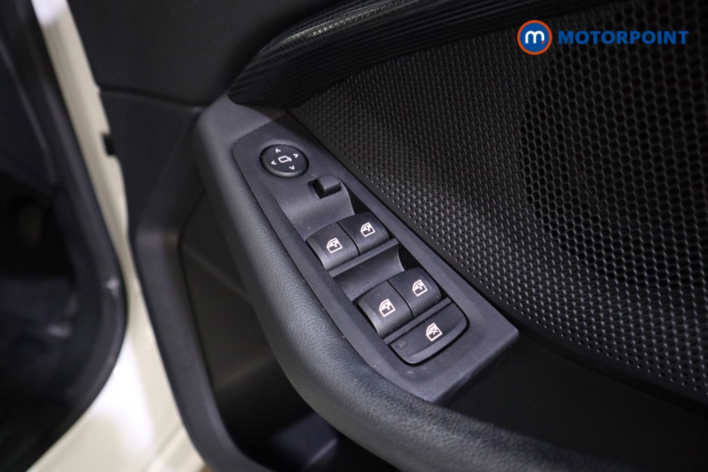 BMW 2 Series Sport Manual Diesel Saloon - Stock Number (1605448) - 12th supplementary image