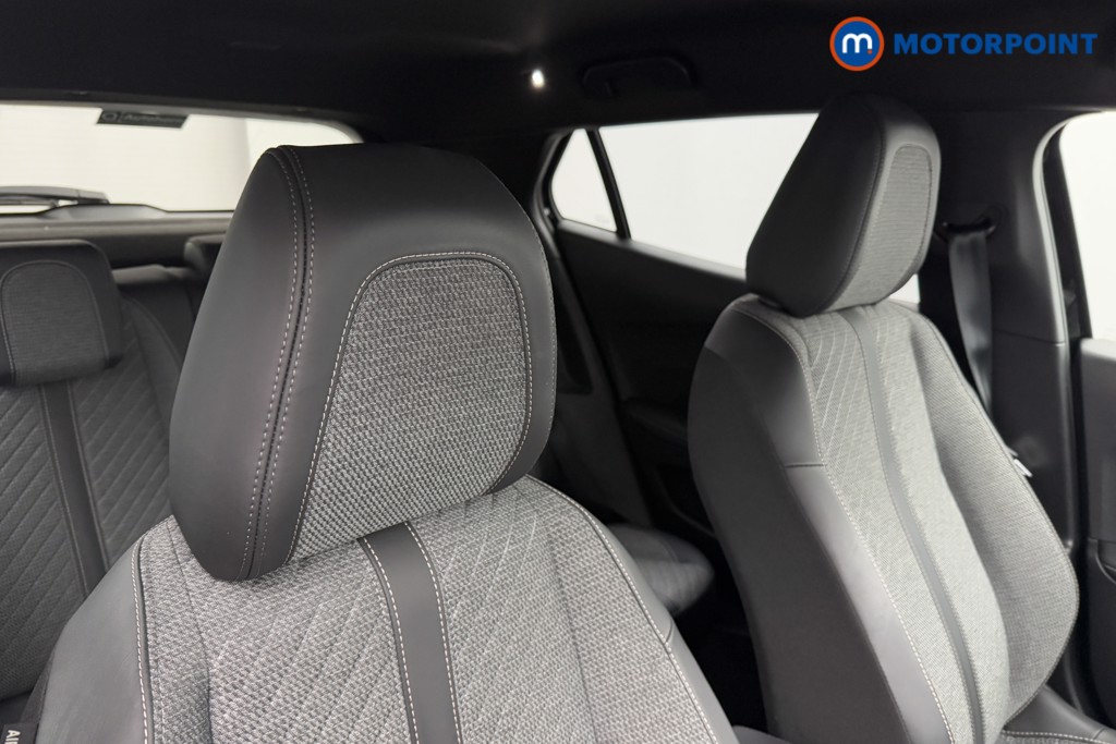 Peugeot 2008 Allure Manual Petrol SUV - Stock Number (1605550) - 21st supplementary image