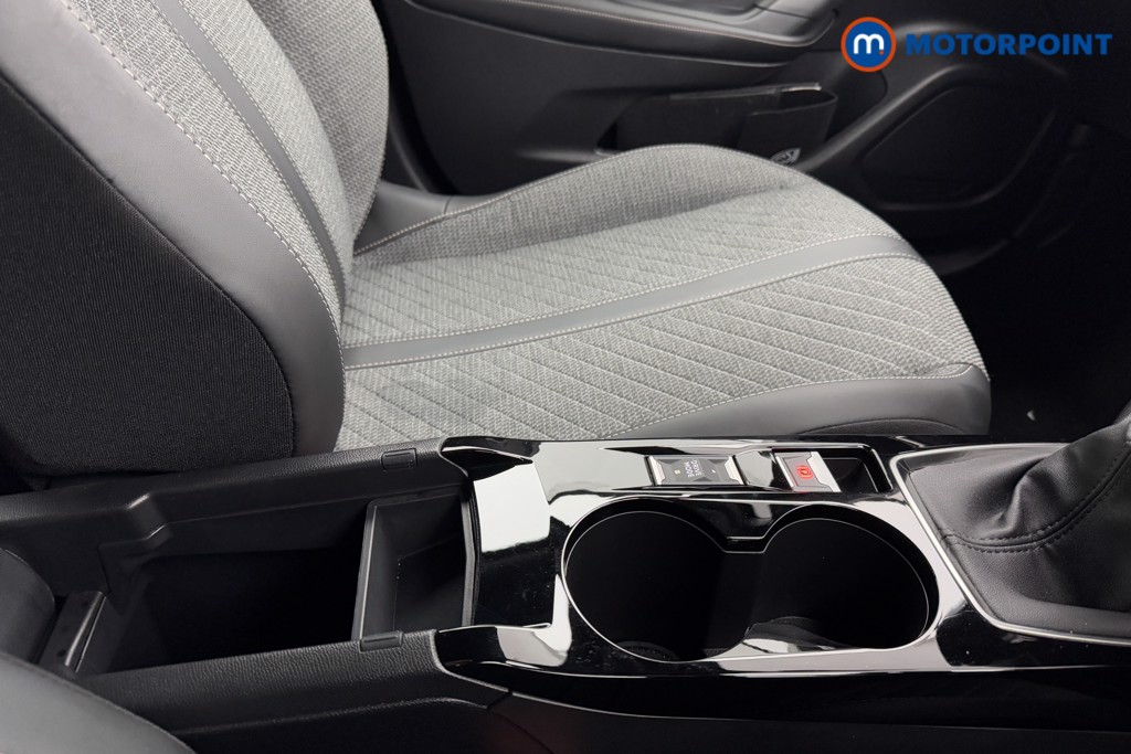 Peugeot 2008 Allure Manual Petrol SUV - Stock Number (1605572) - 16th supplementary image
