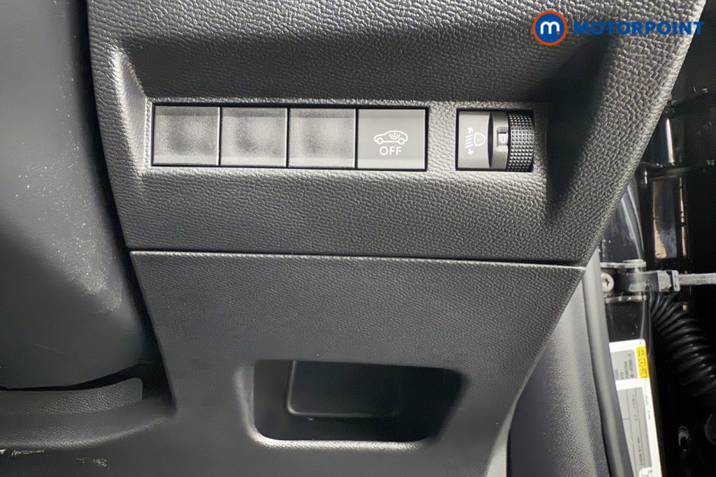 Peugeot 2008 Allure Manual Petrol SUV - Stock Number (1605572) - 18th supplementary image