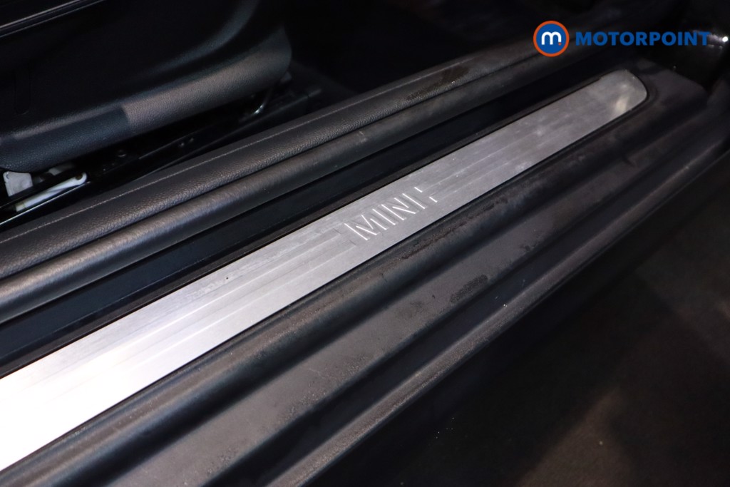 Mini Hatchback Cooper Classic Manual Petrol Hatchback - Stock Number (1607235) - 7th supplementary image