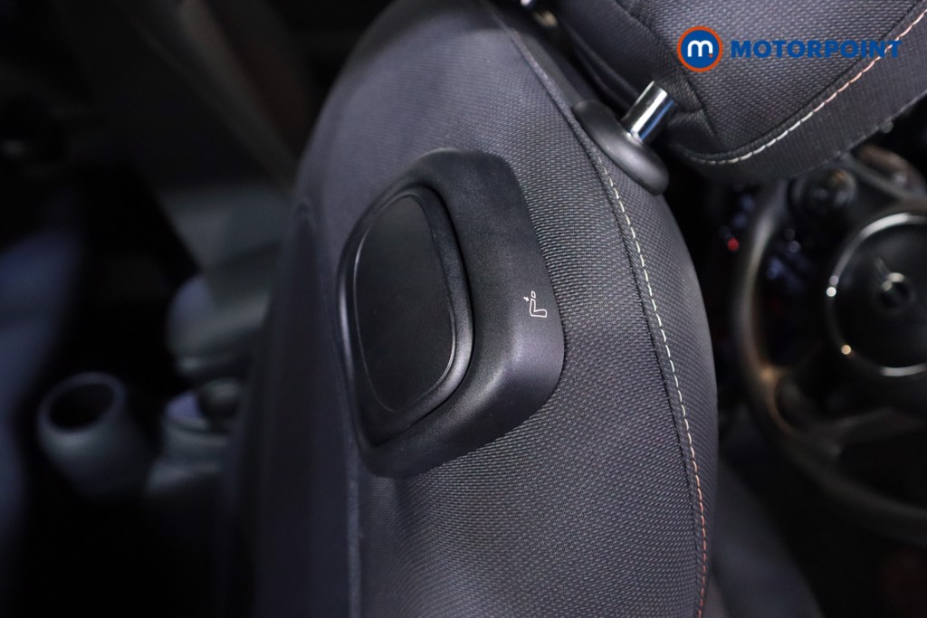 Mini Hatchback Cooper Classic Manual Petrol Hatchback - Stock Number (1607235) - 27th supplementary image