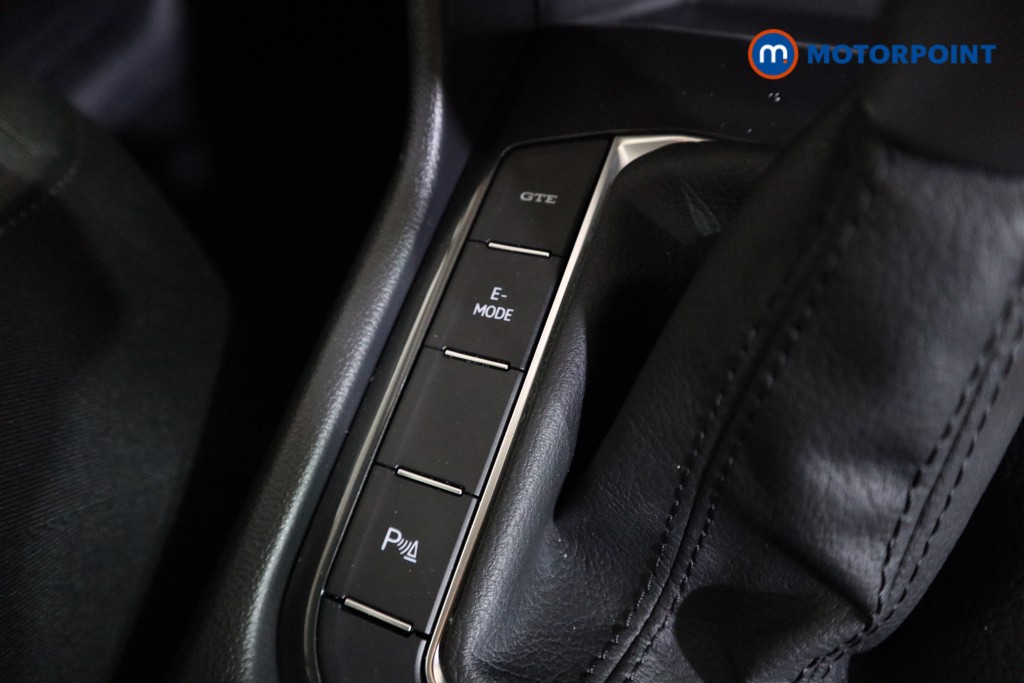 Volkswagen Tiguan Life Automatic Petrol Plug-In Hybrid SUV - Stock Number (1607474) - 9th supplementary image