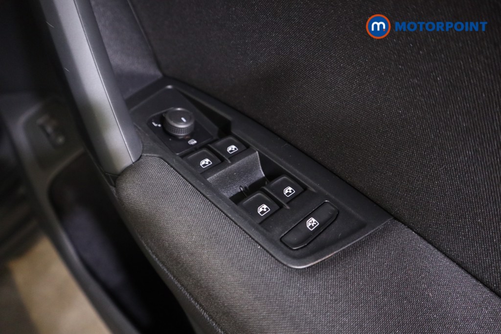 Volkswagen Tiguan Life Automatic Petrol Plug-In Hybrid SUV - Stock Number (1607474) - 14th supplementary image