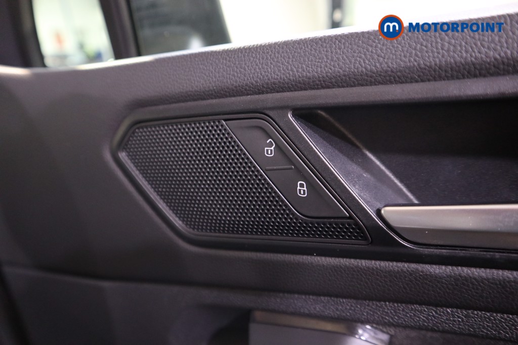 Volkswagen Tiguan Life Automatic Petrol Plug-In Hybrid SUV - Stock Number (1607474) - 15th supplementary image