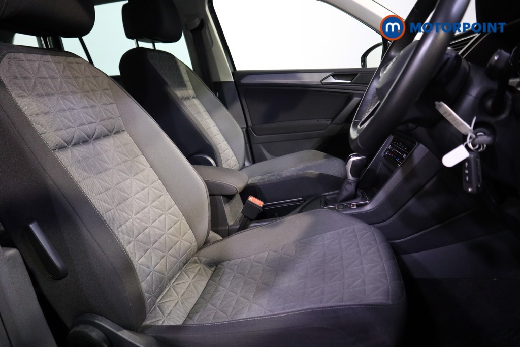 Volkswagen Tiguan Life Automatic Petrol Plug-In Hybrid SUV - Stock Number (1607474) - 16th supplementary image