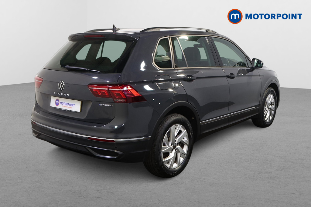 Volkswagen Tiguan Life Automatic Petrol Plug-In Hybrid SUV - Stock Number (1607474) - Drivers side rear corner