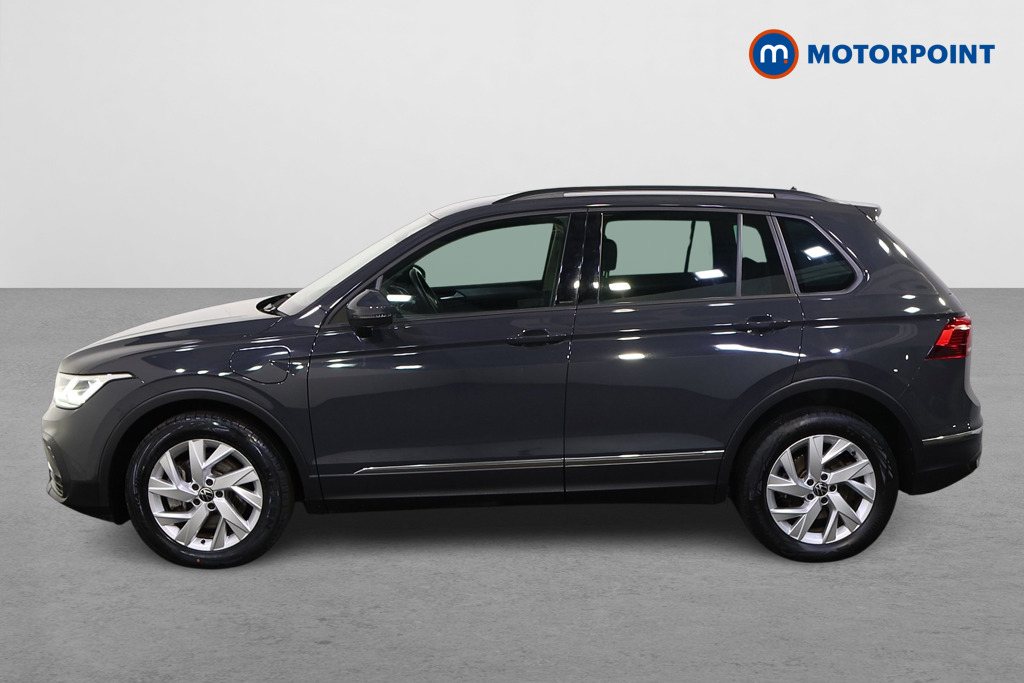 Volkswagen Tiguan Life Automatic Petrol Plug-In Hybrid SUV - Stock Number (1607474) - Passenger side
