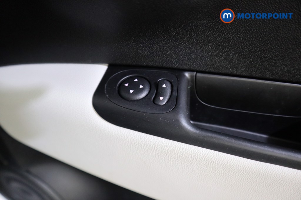 Fiat 500 Dolcevita Manual Petrol Hatchback - Stock Number (1607475) - 10th supplementary image