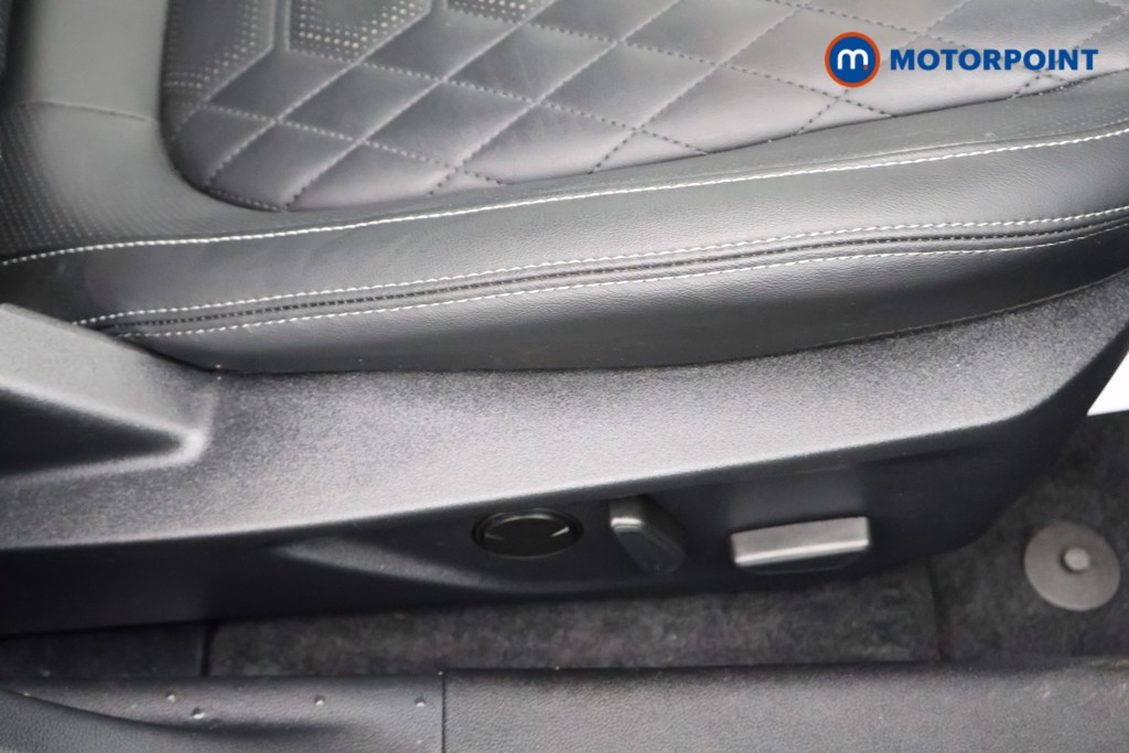 Ford Focus Active X Automatic Petrol Estate - Stock Number (1607649) - 15th supplementary image