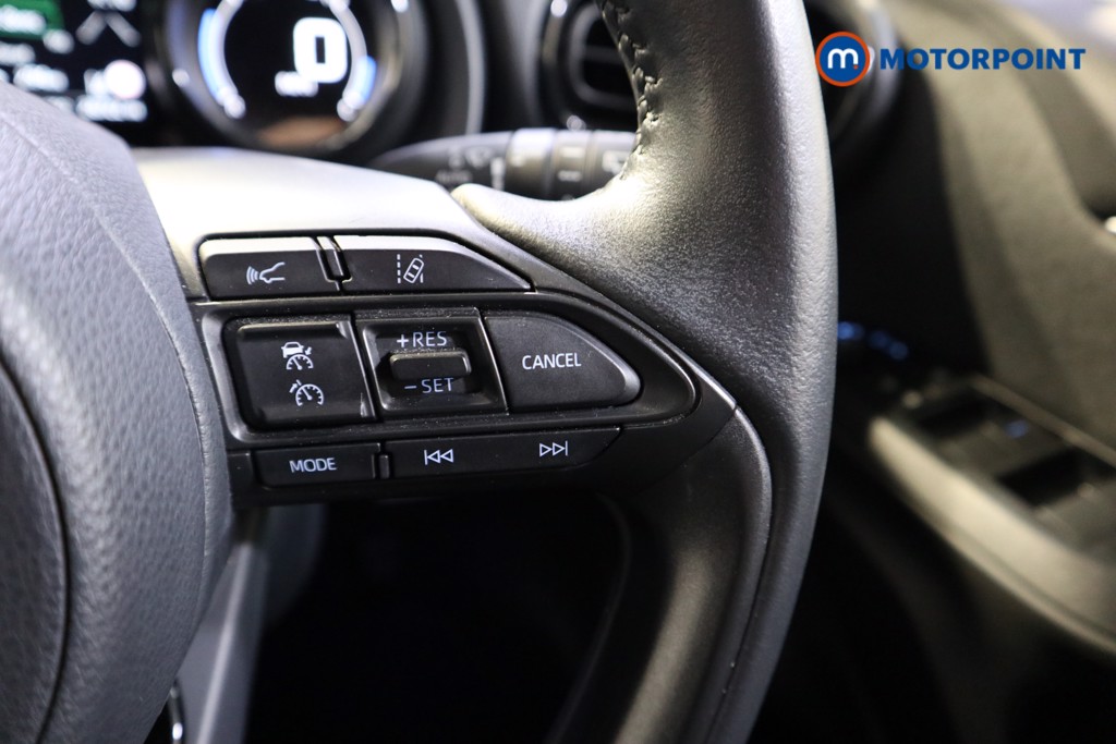 Toyota Yaris Launch Edition Automatic Petrol-Electric Hybrid Hatchback - Stock Number (1608006) - 4th supplementary image