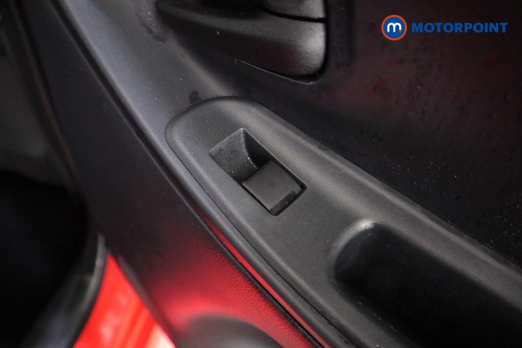 Toyota Yaris Launch Edition Automatic Petrol-Electric Hybrid Hatchback - Stock Number (1608006) - 17th supplementary image