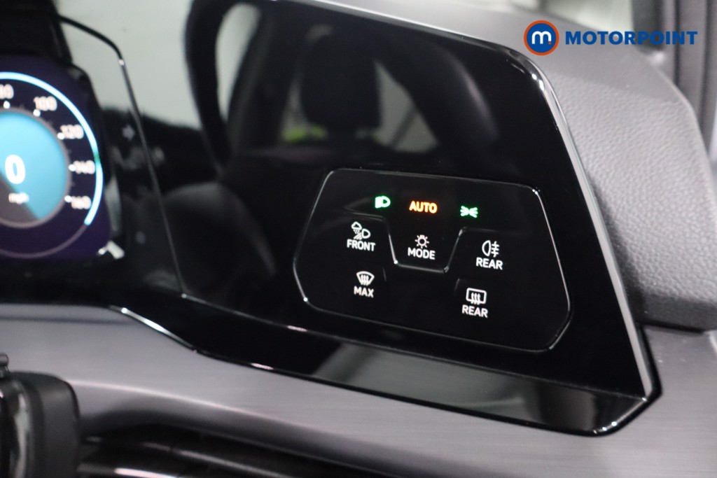 Volkswagen Golf Style Edition Manual Petrol Hatchback - Stock Number (1608190) - 17th supplementary image