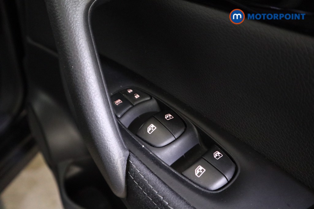 Nissan Qashqai Acenta Premium Manual Petrol SUV - Stock Number (1573079) - 12th supplementary image