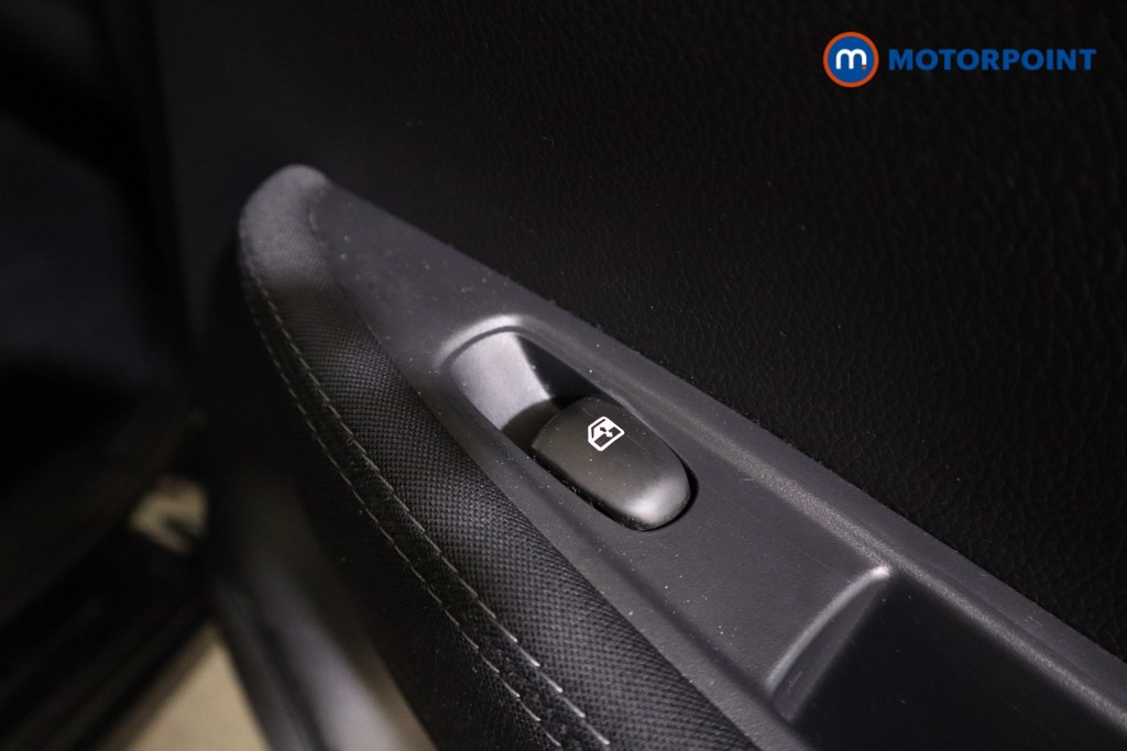 Nissan Qashqai Acenta Premium Manual Petrol SUV - Stock Number (1573079) - 16th supplementary image