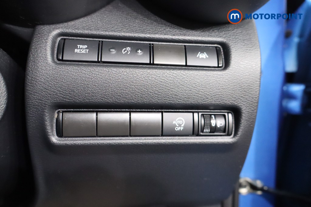 Nissan Juke N-Connecta Manual Petrol SUV - Stock Number (1584282) - 7th supplementary image