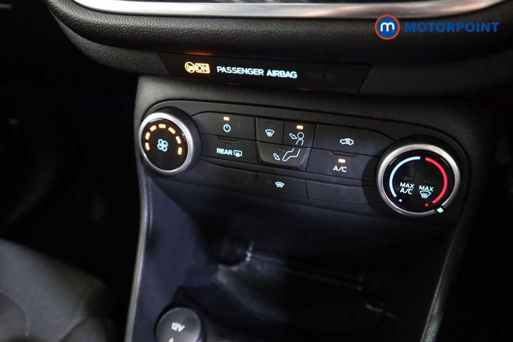 Ford Fiesta Titanium Manual Petrol Hatchback - Stock Number (1588873) - 8th supplementary image