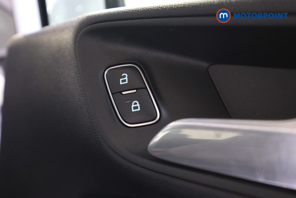 Ford Fiesta Titanium Manual Petrol Hatchback - Stock Number (1588873) - 13th supplementary image