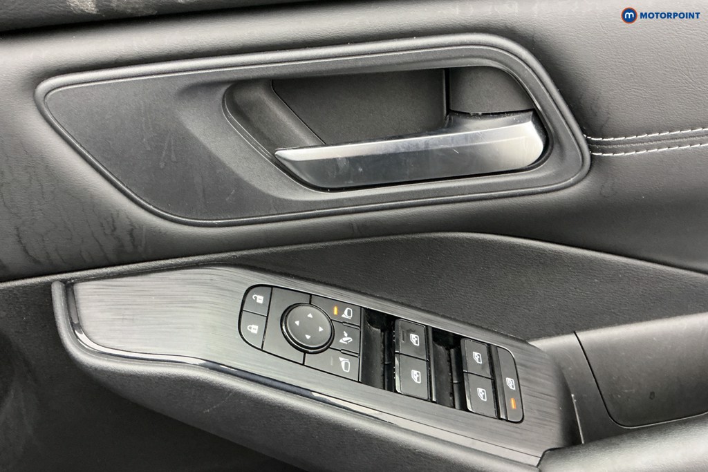 Nissan Qashqai Acenta Premium Automatic Petrol SUV - Stock Number (1588924) - 25th supplementary image