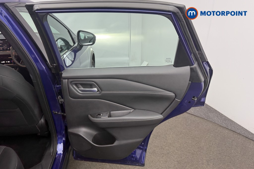 Nissan Qashqai Acenta Premium Manual Petrol SUV - Stock Number (1589438) - 16th supplementary image