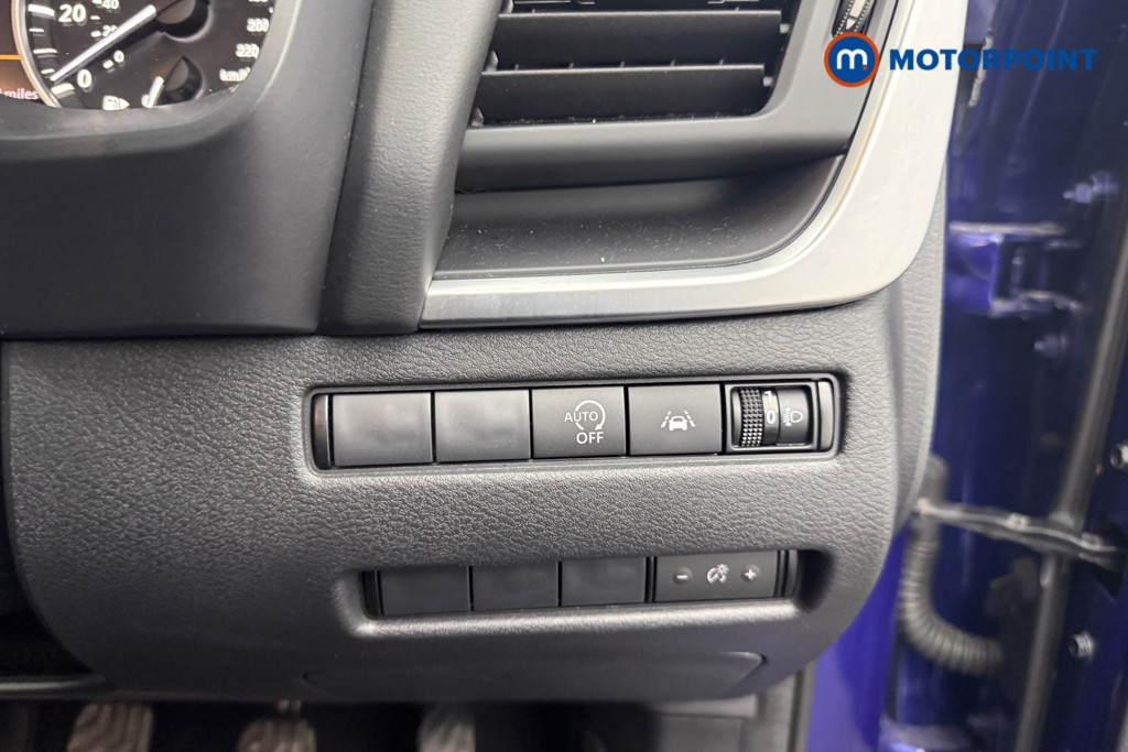 Nissan Qashqai Acenta Premium Manual Petrol SUV - Stock Number (1589438) - 21st supplementary image