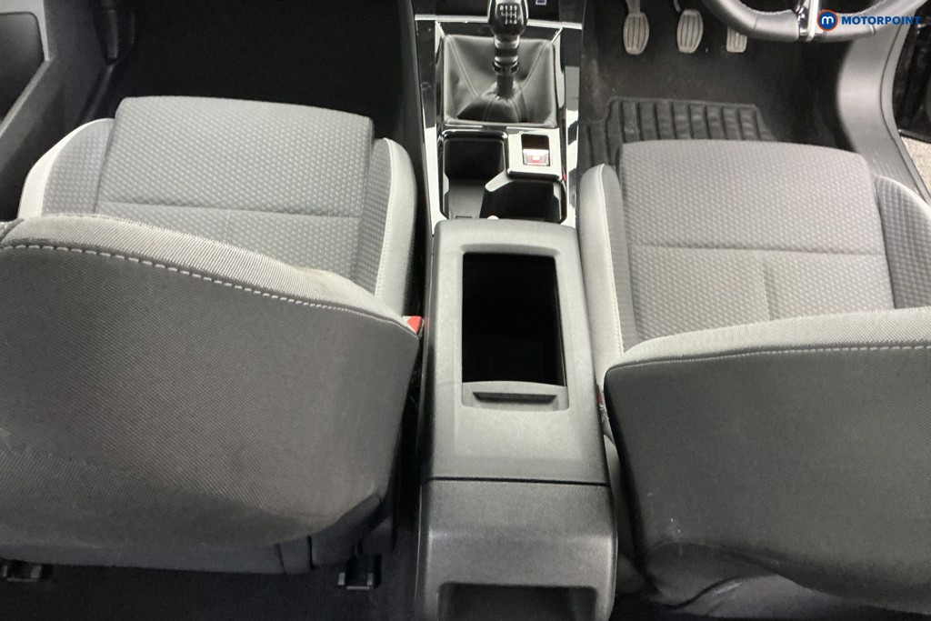 Vauxhall Astra Design Manual Petrol Hatchback - Stock Number (1591688) - 13th supplementary image