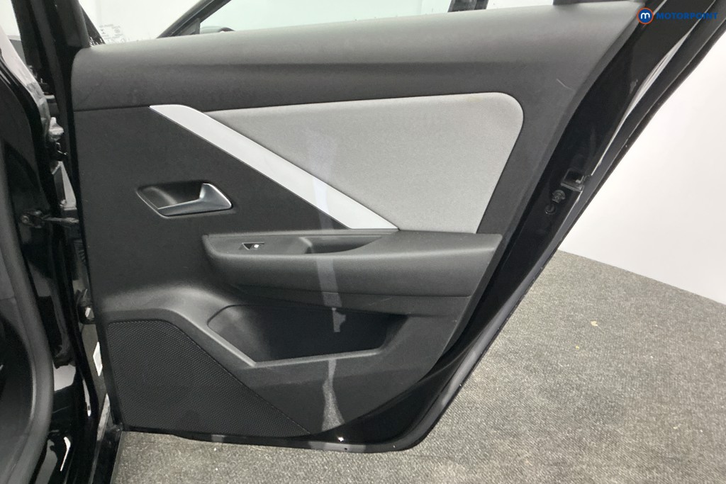 Vauxhall Astra Design Manual Petrol Hatchback - Stock Number (1591688) - 28th supplementary image