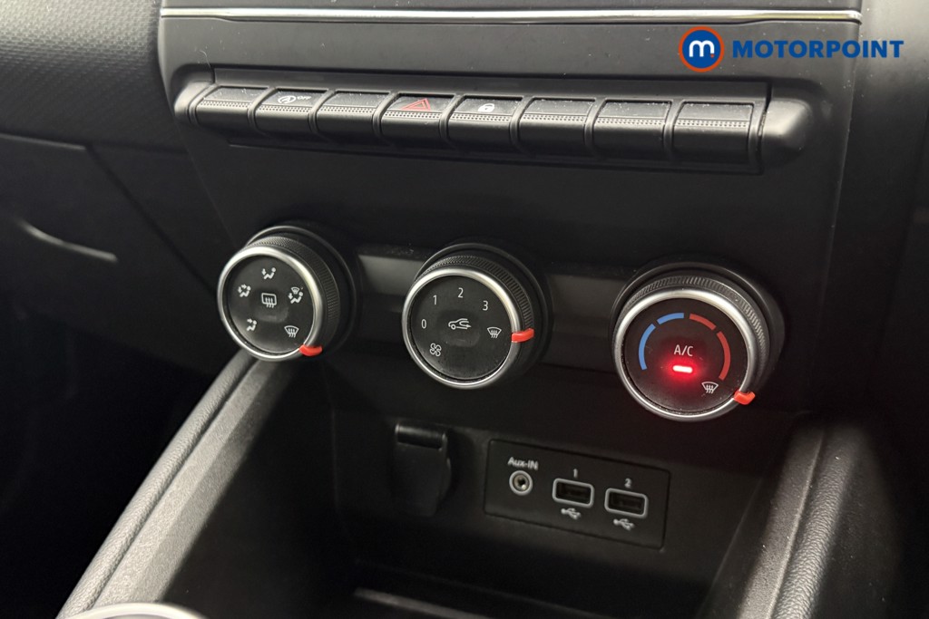 Renault Clio Iconic Manual Petrol Hatchback - Stock Number (1592236) - 13th supplementary image