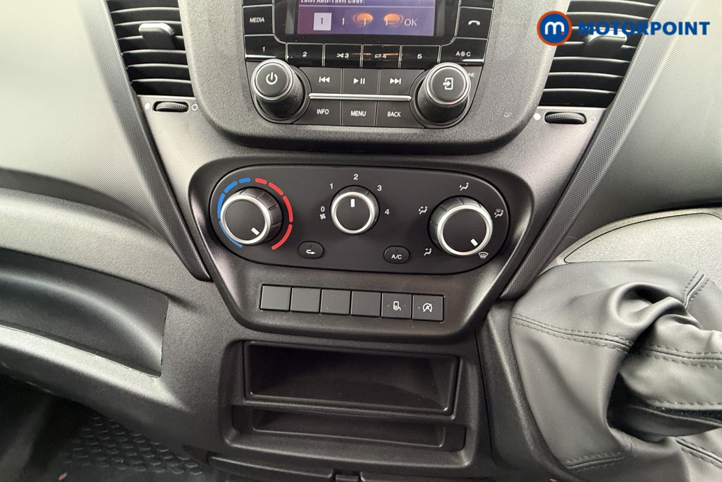 Iveco Daily Business Manual Diesel High Volume-High Roof Van - Stock Number (1597404) - 3rd supplementary image