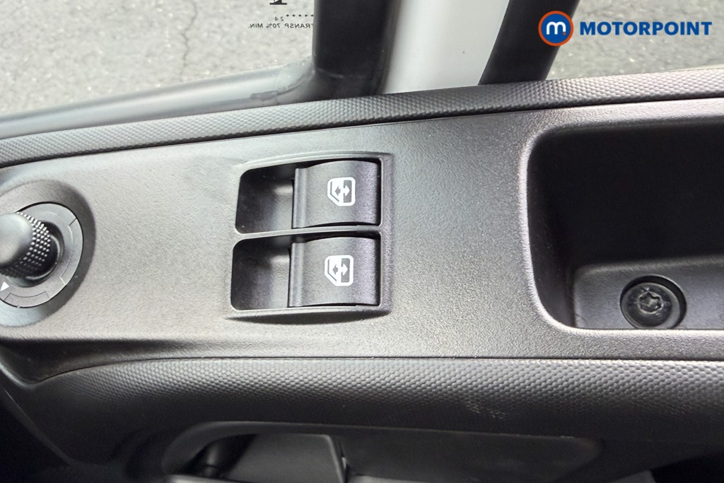 Iveco Daily Business Manual Diesel High Volume-High Roof Van - Stock Number (1597404) - 7th supplementary image