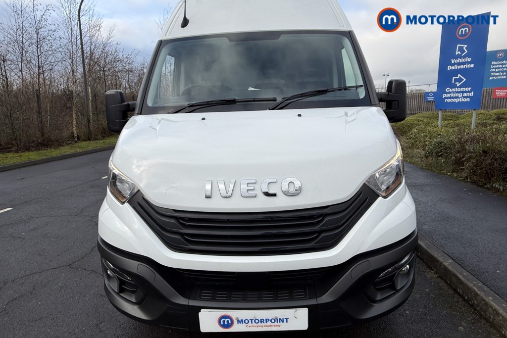 Iveco Daily Business Manual Diesel High Volume-High Roof Van - Stock Number (1597404) - Front bumper