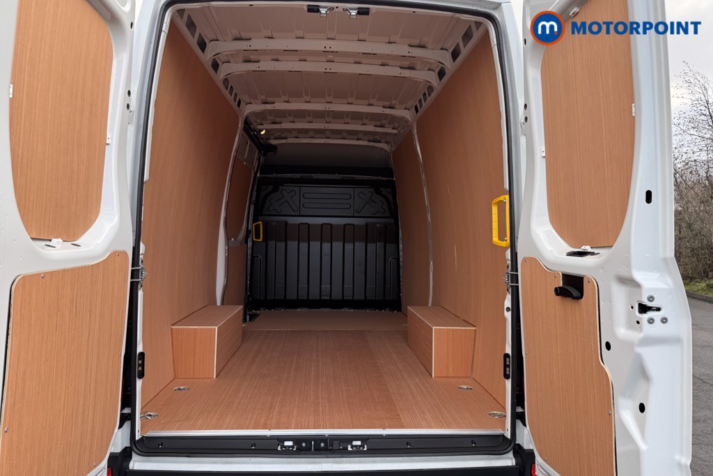 Iveco Daily Business Manual Diesel High Volume-High Roof Van - Stock Number (1597404) - 12th supplementary image