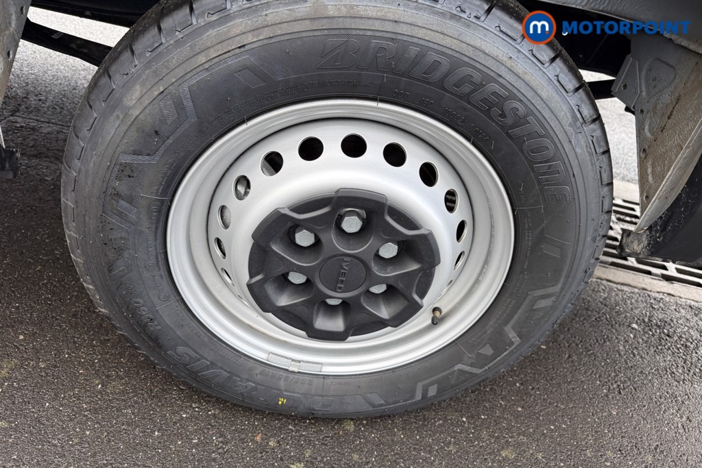 Iveco Daily Business Manual Diesel High Volume-High Roof Van - Stock Number (1597404) - 14th supplementary image